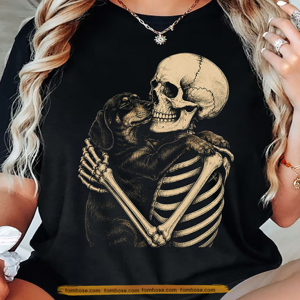 Cute Halloween Dachshund & Skeleton T-Shirt, Skeleton Hugging Dog Tees Spooky Season Gift For Dachshund Dog Lover