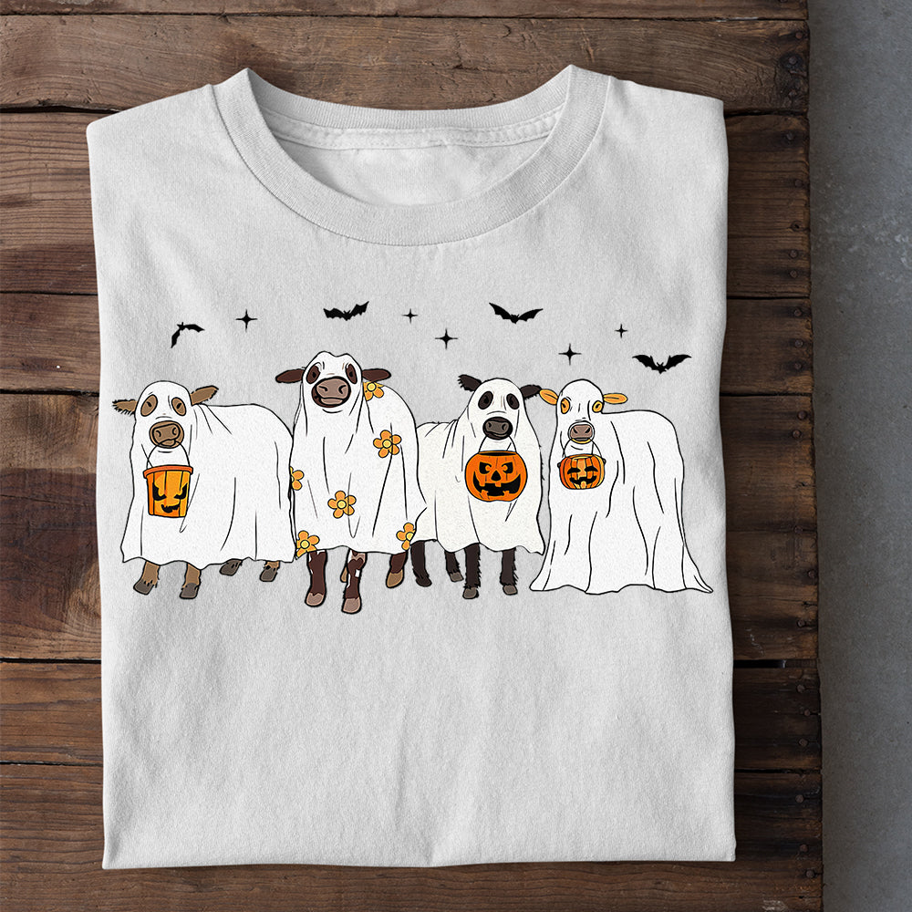 Cute Halloween Cow T-shirt, Bull Sheet Cows Holding Pumpkin Light, Halloween Gift For Cow Lovers, Cow Farmers, Farmer Gifts