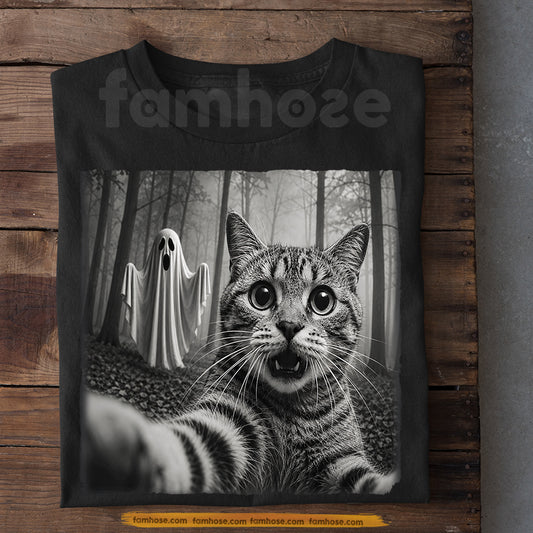 Funny Halloween Scared Cat T-Shirt, Scared Cat Selfie Tees Spooky Season Gift For Cat & Ghost Lover
